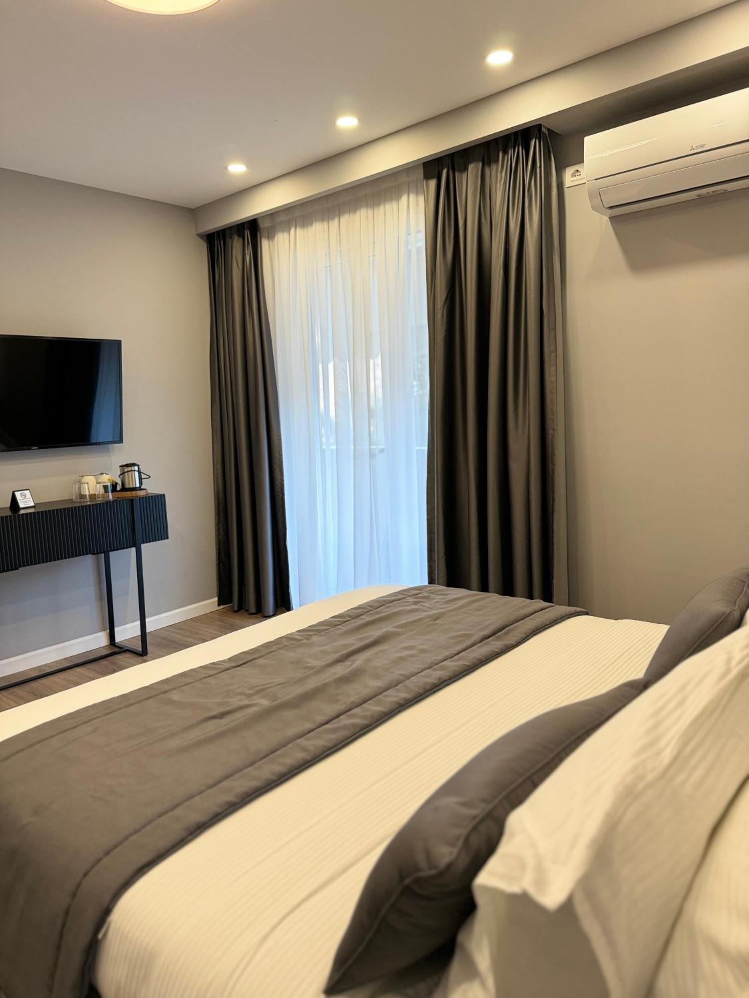 L'hotel Hotel 3*